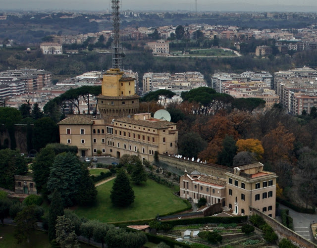 La Radio Vatican dans le jardin Vatican - Guide a Rome - TOURS PRIVÉS en ITALIE