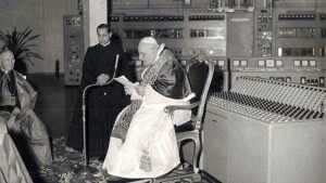 Историческа снимка Радио Ватикана - Гид в Италия