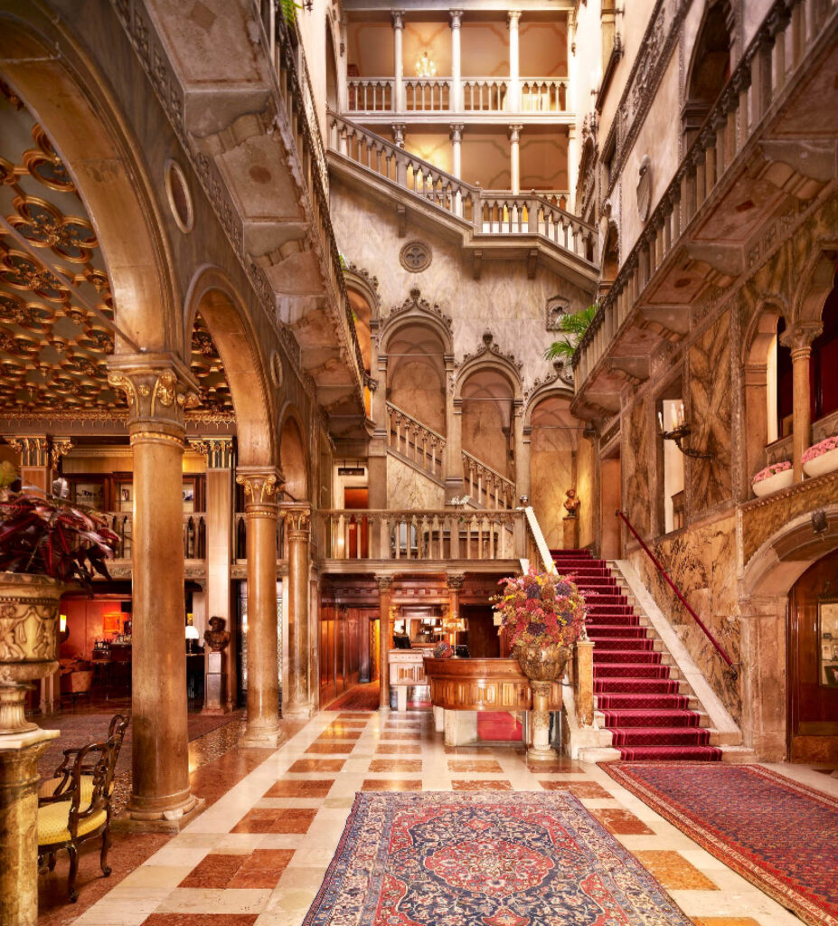 Palazzo Dandolo - Danieli Hotel - Venice private tour