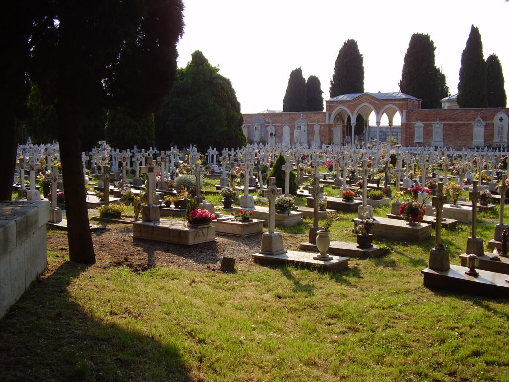 Visit of the monumental cemetery of Venice San Michele