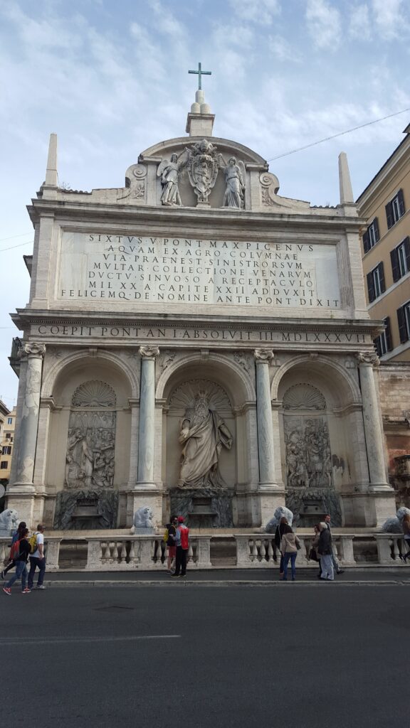 Фонтан Аква Феличе - Моисея в Риме Микеланджело