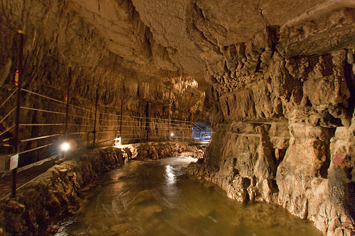 Caves en Italie - Visite en francais